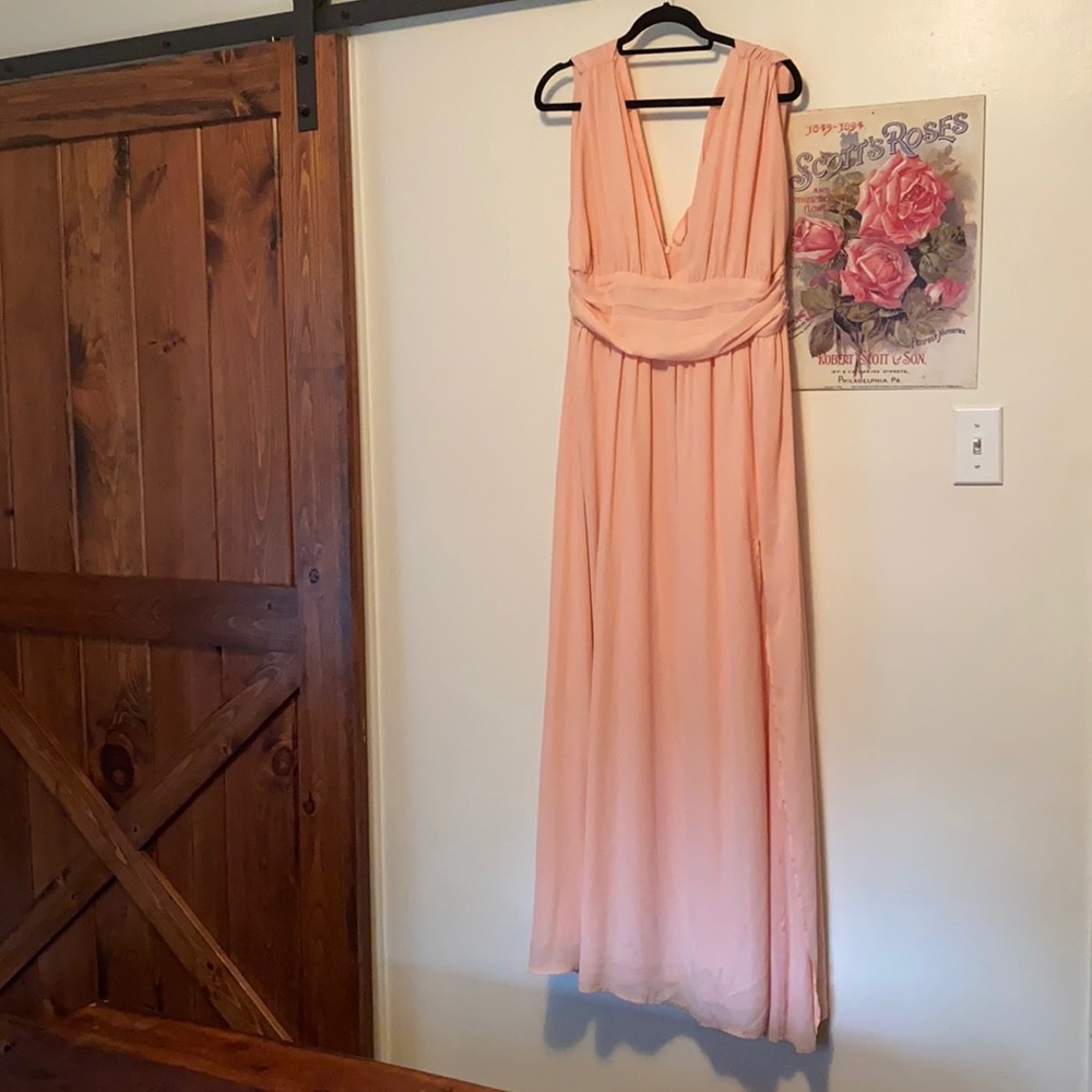Comfortable, well photographed bridesmaid dress